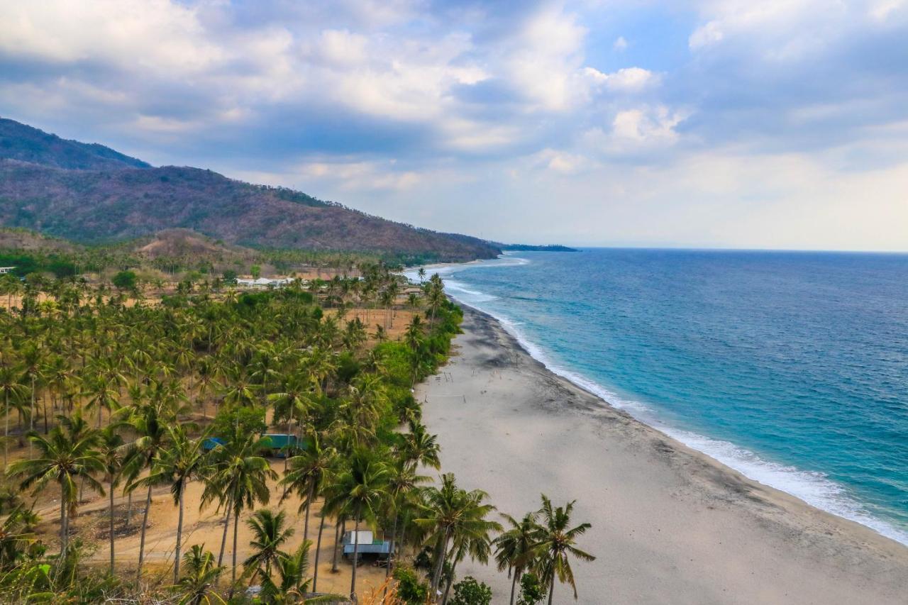 Grand Senggigi Hotel Exterior photo