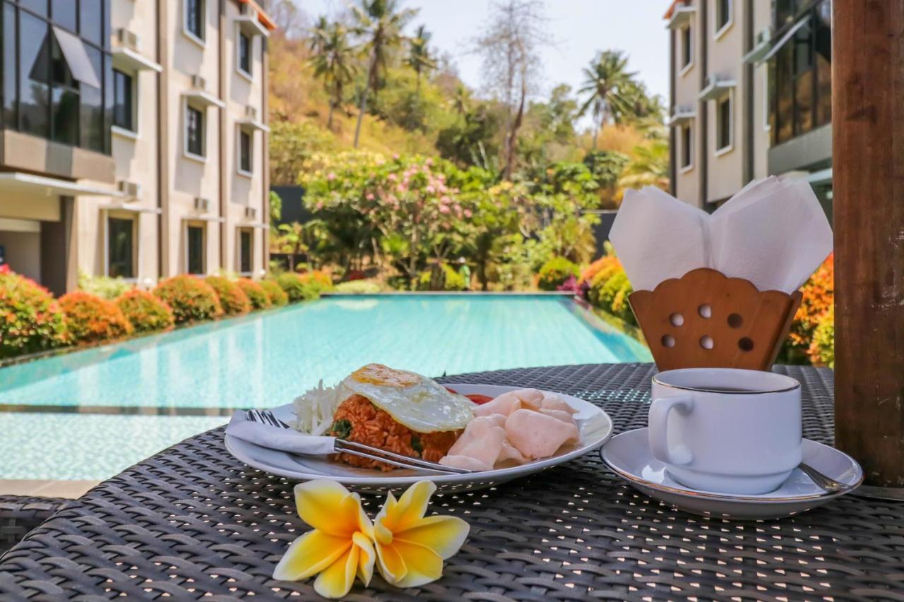 Grand Senggigi Hotel Exterior photo