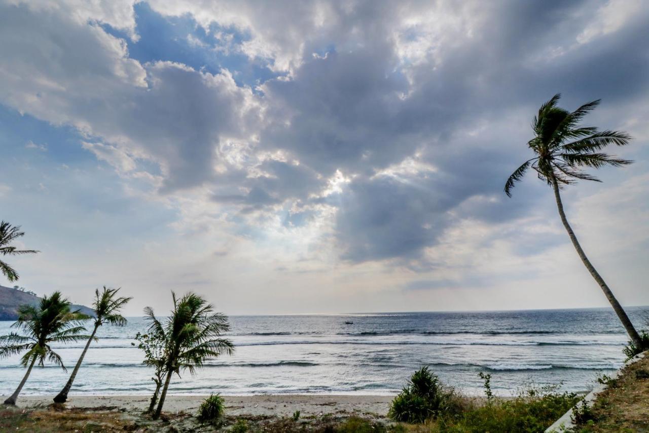 Grand Senggigi Hotel Exterior photo