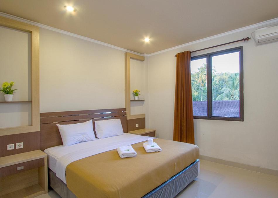 Grand Senggigi Hotel Exterior photo