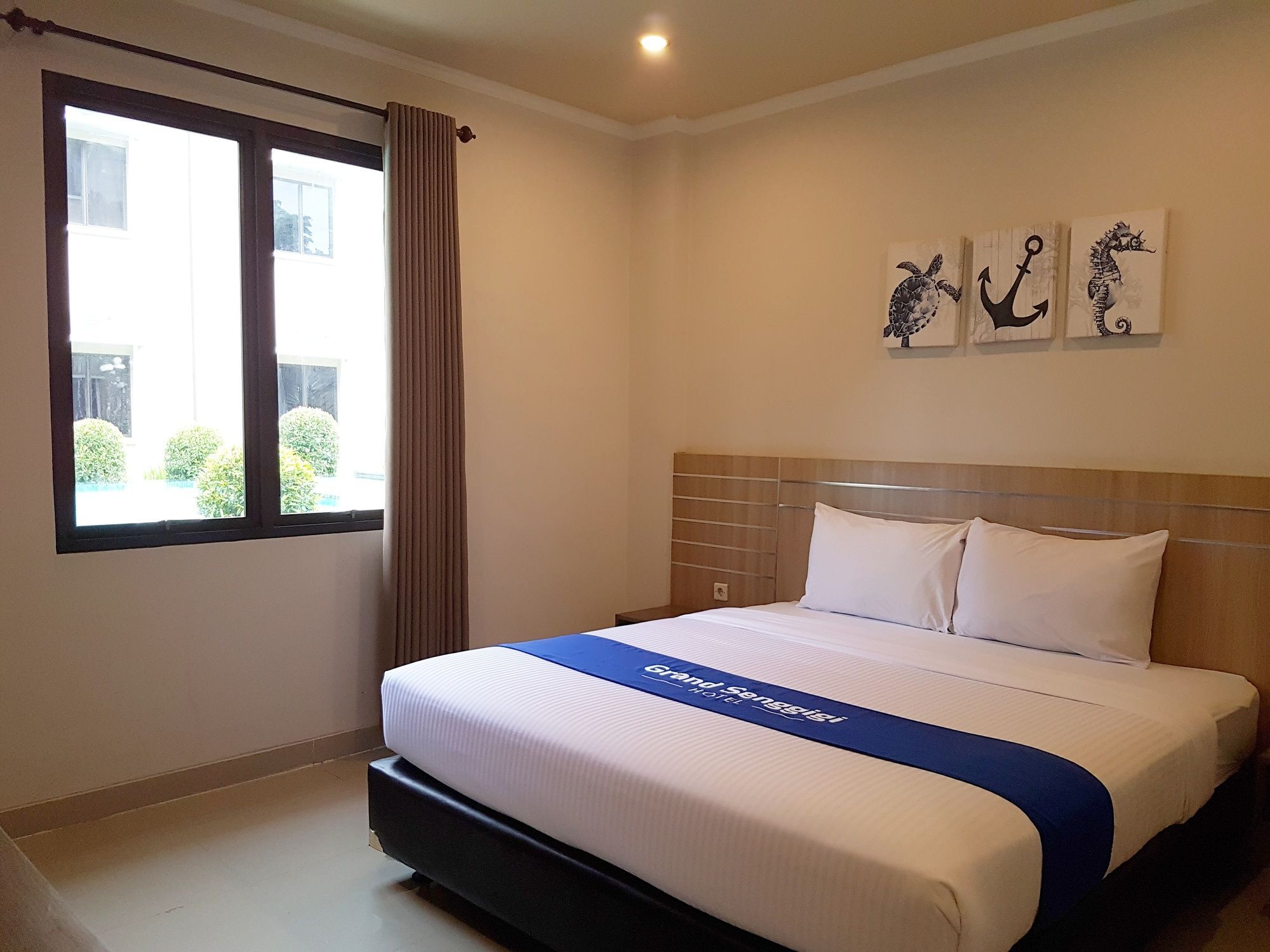 Grand Senggigi Hotel Exterior photo