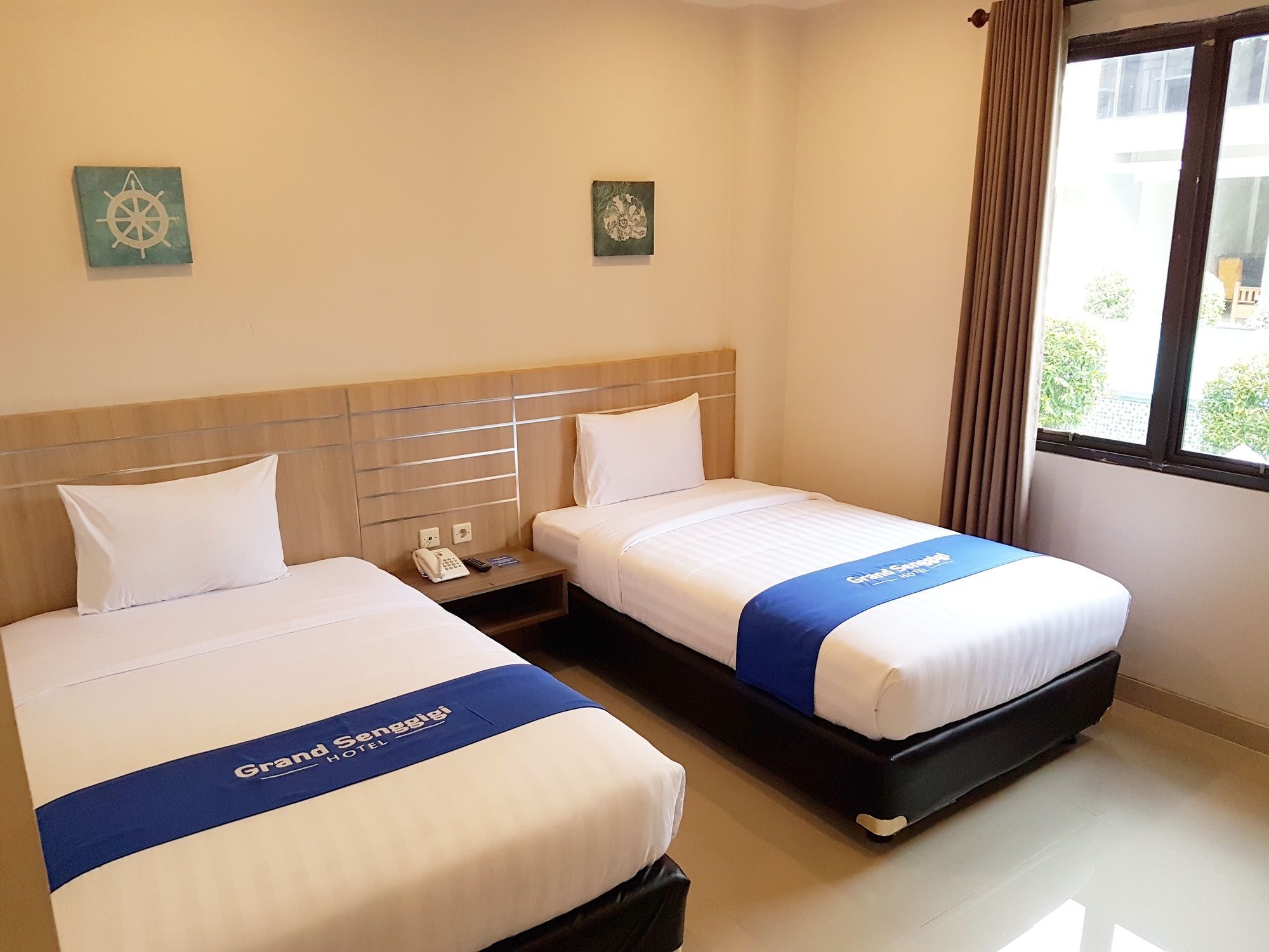 Grand Senggigi Hotel Exterior photo